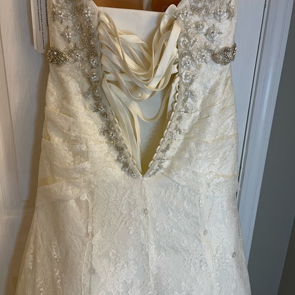 Wedding dress size 6 new with tags - Picture 11 of 15